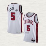 Derrick Jones JR. NO 5 Camiseta Chicago Bulls Ciudad 2022-23 Blanco
