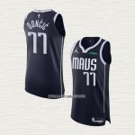 Luka Doncic NO 77 Camiseta Dallas Mavericks Statement Autentico 2022-23 Azul