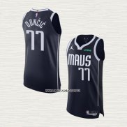 Luka Doncic NO 77 Camiseta Dallas Mavericks Statement Autentico 2022-23 Azul