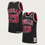 Michael Jordan NO 23 Camiseta Chicago Bulls Mitchell & Ness 1997-98 Negro3