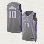 Domantas Sabonis NO 10 Camiseta Sacramento Kings Ciudad 2022-23 Gris